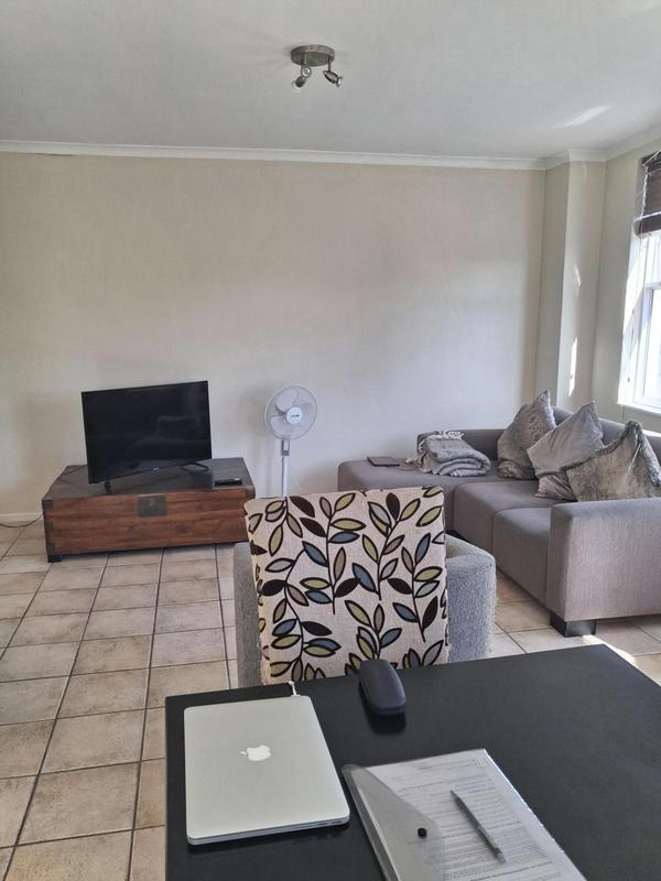 To Let 2 Bedroom Property for Rent in Vredehoek Western Cape